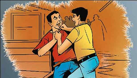 பொள்ளாச்சியில் பஜ்ஜி வாங்கி தரமறுத்த உறவினரின் மண்டை உடைப்பு