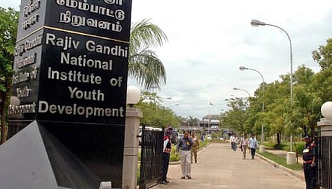 கொரோனா பரவல் எதிரொலி- ஸ்ரீபெரும்புதூர் இளைஞர் பயிற்சி மையம் மூட உத்தரவு