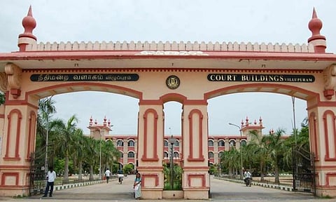 விழுப்புரம் கோர்ட்டில் வேளாண்துறை இயக்குனர் நேரில் சாட்சியம்