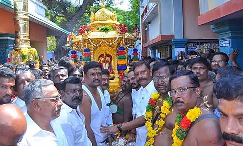 அங்காளம்மன் கோவில் தங்கத்தேர் வெள்ளோட்டம்