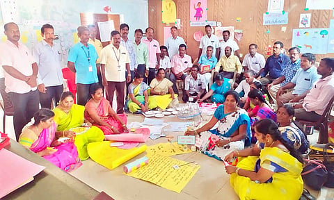 அரசு பள்ளி ஆசிரியர்களுக்கான “எண்ணும் எழுத்தும்” திட்ட பயிற்சி நடந்தது.