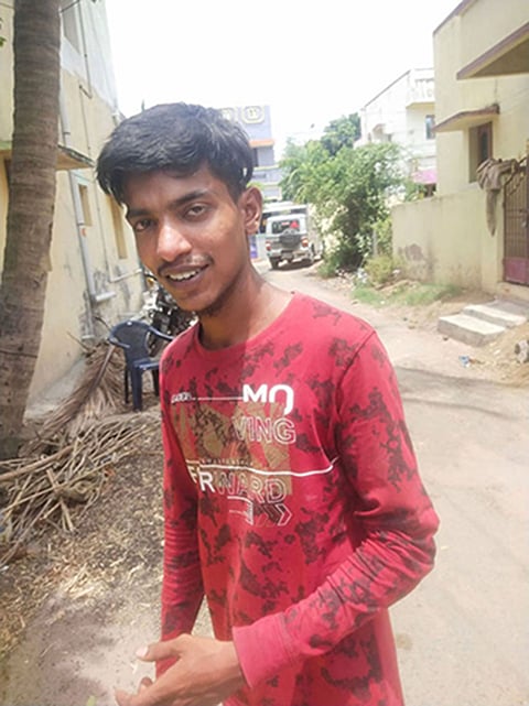 கைதான லோகேஷ்குமார்.