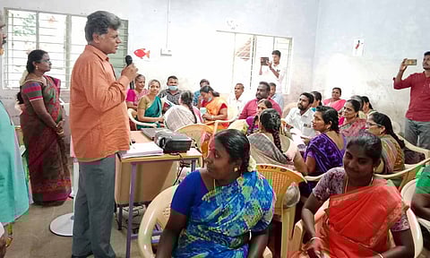 பள்ளி ஆசிரியர்களுக்கு எண்ணும் எழுத்தும் பயிற்சி