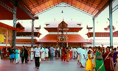 பயங்கரவாதிகள் தாக்குதல் அபாயம்: குருவாயூர் கோவிலுக்கு கூடுதல் பாதுகாப்பு- கேரள அரசுக்கு மத்திய அரசு உத்தரவு