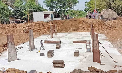 பாலப் பணிகள் நடைபெற்று வருகிறது.