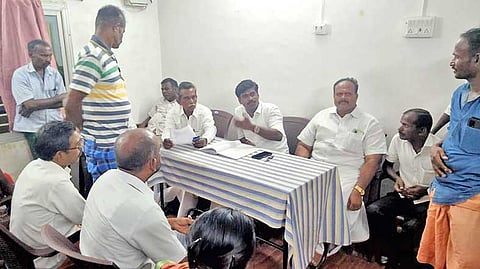 பா.ம.க.. செயற்குழு கூட்டம் நடைபெற்ற காட்சி.