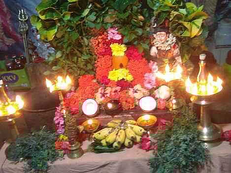 பவுர்ணமி தினத்தை முன்னிட்டு சிவன்மலையில் கிரிவலம், கூட்டு பிரார்த்தனை