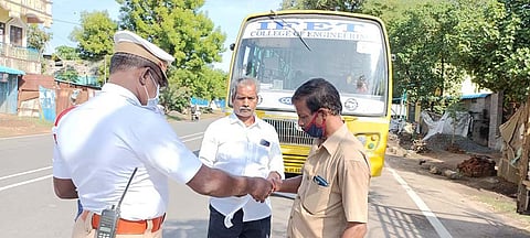 அதி வேகமாக சென்ற கல்லூரி பஸ்சுக்கு அபராதம் விதிக்கப்பட்டது.