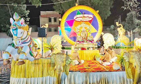 சக்கரபாணி கோவிலில் தெப்போற்சவம் நடந்தது.