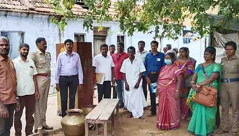 ஜப்தி செய்யப்பட்ட பொருட்கள்.