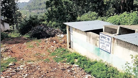 ஜக்கனாரை தும்பூர் ஊராட்சி தொடக்கப்பள்ளியில் புதிய கழிப்பிடம் கட்ட வேண்டும்