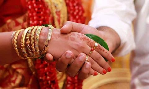 சாத்தூரில் திருமணம் செய்வதாக கூறி இளம்பெண்ணிடம் நூதன மோசடி செய்த வாலிபர்