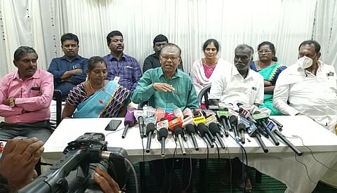 ஸ்டெர்லைட் ஆதரவாளர்கள் பேட்டியளித்த காட்சி.