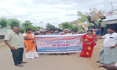 ரங்கப்பனூர் ஊராட்சியில் தூய்மை இயக்கம் மற்றும் நீர் மேலாண்மை இயக்கம் சார்பாக விழிப்புணர்வு பேரணி நடைபெற்றது.
