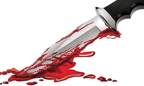 சிமெண்டு கடை உரிமையாளரை கழுத்தை அறுத்த தொழிலாளி