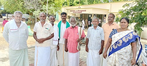 ஆக்கிரமிக்கப்பட்ட கிராமங்களை திருப்பி ஒப்படைக்க கிராம மக்கள் கோரிக்கை