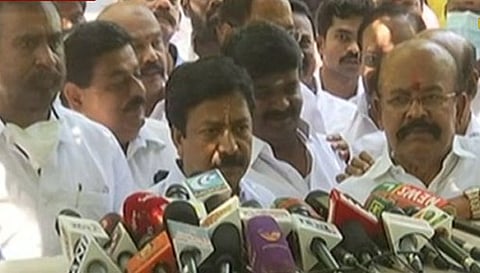 பொதுக்குழுவை கூட்ட 5-ல் ஒரு பங்கு ஆதரவு போதும்- சி.வி.சண்முகம்