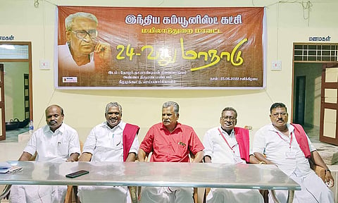 முத்தரசன் பேட்டியளித்தார்.