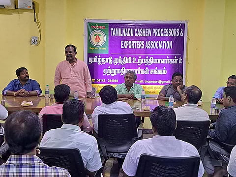 தமிழ்நாடு முந்திரி உற்பத்தி மற்றும் ஏற்றுமதியாளர் சங்க கூட்டத்தில் பாரதிய ஜனதாகட்சி தேசிய உறுப்பினர் கல்யாணராமன் பேசினார்.
