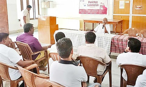 சீர்காழி நகர வர்த்தகர்கள் சங்க கூட்டம்.