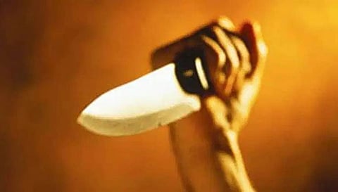 பொள்ளாச்சியில் தங்கையின் காதலனை கத்தியால் குத்திய 17 வயது சிறுவன்