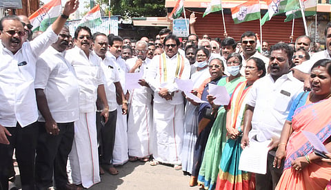 காங்கிரசார் ஆர்ப்பாட்டம்