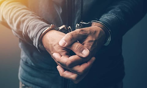 சங்கரன்கோவிலில் போலீஸ் ஏட்டு மனைவிக்கு கொலை மிரட்டல்- ஒருவர் கைது