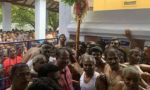 குரங்கனி முத்துமாலை அம்மன் கோவில் கொடை விழா கால் நாட்டு நிகழ்ச்சியுடன் தொடங்கியது