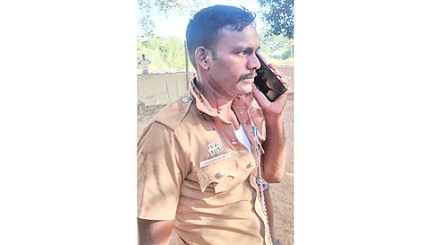 காவலர் மணிகண்டன்.