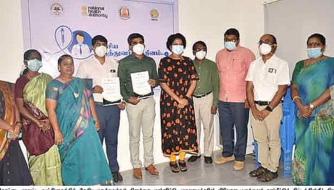 சிறப்பாக செயல்பட்ட மருத்துவர்களுக்கு பாராட்டு சான்றுகள்