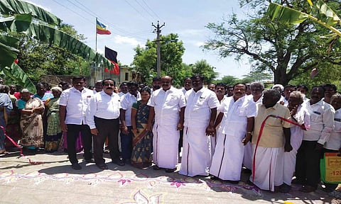 சாலை திறந்து வைத்த காட்சி.