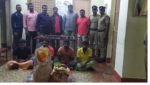 தேவாலாவில் மான் வேட்டையாடிய 4 பேர் கைது