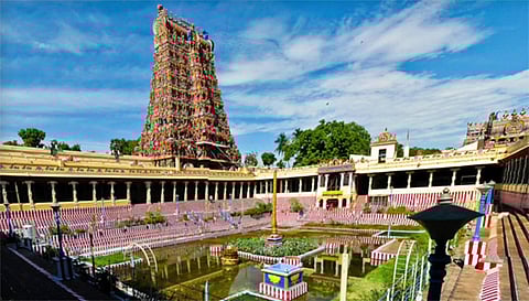 மீனாட்சி அம்மன் கோவிலில் பெண்கள் உள்பட 79 பேரை பணி நியமனம்