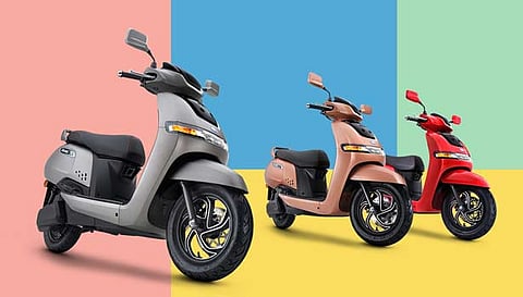 ஜூன் விற்பனையில் அசத்திய டி.வி.எஸ். ஐகியூப் எலெக்ட்ரிக் ஸ்கூட்டர்