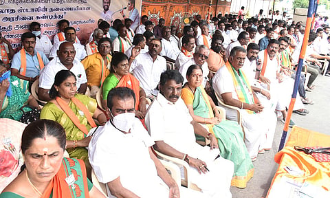 ஈரோட்டில் பா.ஜனதா கட்சியினர் உண்ணாவிரத போராட்டம்