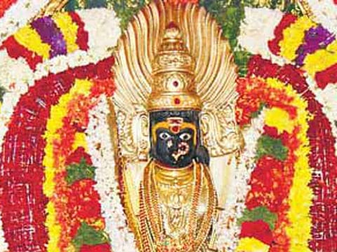 சங்கராபுரம் அருகே மகா மாரியம்மன் கோவில் தேரோட்டம்