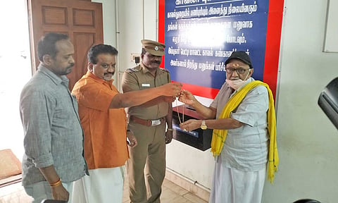நாகர்கோவில் ஒட்டலில் தவறவிட்ட நகை உரியவரிடம் ஒப்படைப்பு