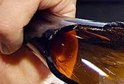 காரமடையில் வாலிபருக்கு பீர் பாட்டில் குத்து