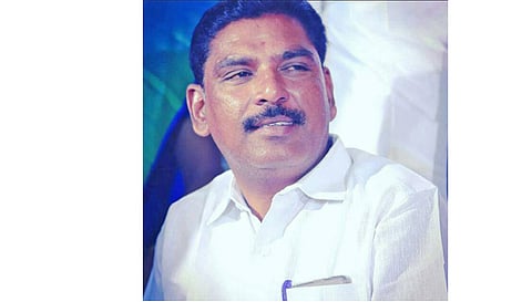 துப்புரவு மேற்பார்வையாளர் வெங்கடேஷ்.