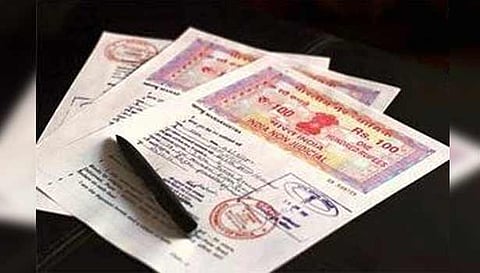 தந்தையின் சொத்தை அபகரித்து பெற்றோரை வெளியேற்றிய மகன்