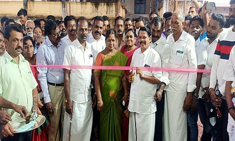 குழித்துறையில் 97-வது வாவுபலி பொருட்காட்சி - நகர்மன்றத் தலைவர் பொன்.ஆசைதம்பி திறந்துவைத்தார்