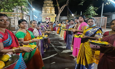 ஆனி மாத பௌர்ணமியையொட்டி குகநாதீஸ்வரர் கோவிலில் மாங்கனி திருவிழா