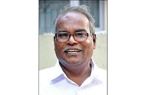 அ.தி.மு.க வினர் ஒற்றுமையாக இருந்து வலுவான எதிர்க்கட்சியாக செயல்பட வேண்டும்