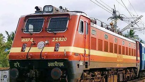விவேக் வாராந்திர எக்ஸ்பிரஸ் ரெயில் மீண்டும் இயக்கம்