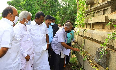 குன்றத்தூர் திருவாலீஸ்வரர் கோவிலில் அமைச்சர் சேகர்பாபு ஆய்வு