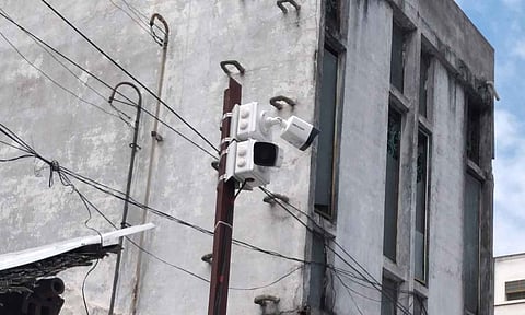 கண்காணிப்பு கேமரா பொருத்தப்பட்டிருக்கும் காட்சி.