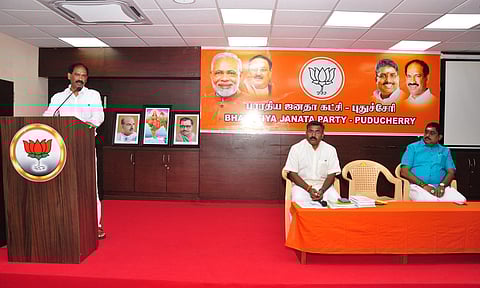 பாரதீய ஜனதா நிர்வாகிகள் ஆலேசானை கூட்டம் நடந்த காட்சி.