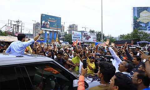 நல்லவர்களுக்கு அரசியலில் இடமில்லை: ஆதித்ய தாக்கரே வேதனை