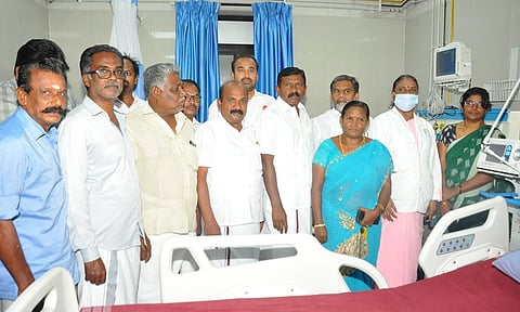 தீவிர சிகிச்சை பிரிவு தொடக்க நிகழ்ச்சியில் கலந்து கொண்டவர்கள்.