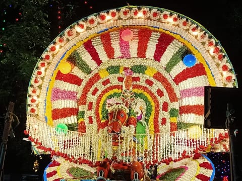 அம்மன் கோவில்களில் சிறப்பு வழிபாடு